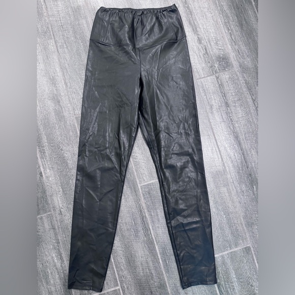 Aritzia Wilfred Free Daria Pants Size Medium‎ Black Leggings Unreal Leather - Picture 6 of 11